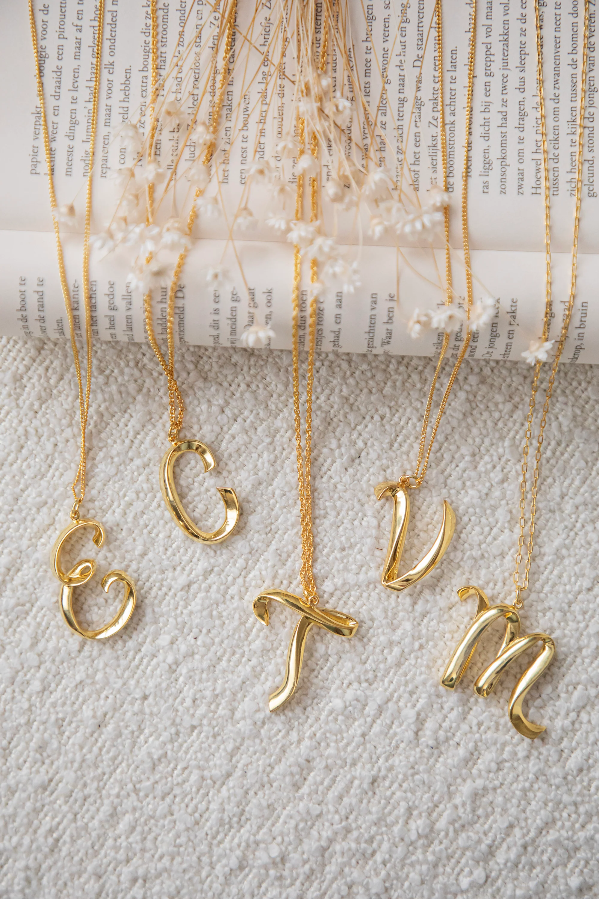 Alphabet C Gold - Ketting - Image 10