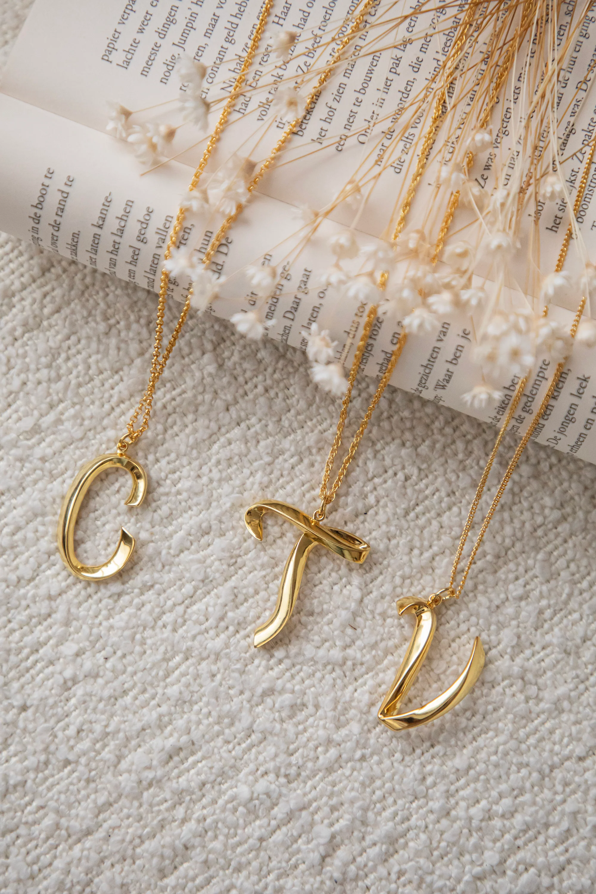 Alphabet C Gold - Ketting - Image 6