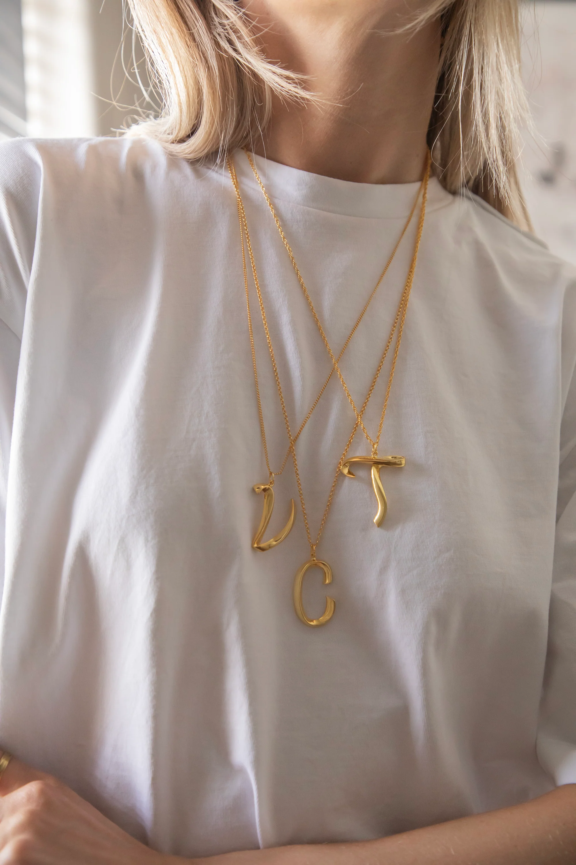 Alphabet C Gold - Ketting - Image 5