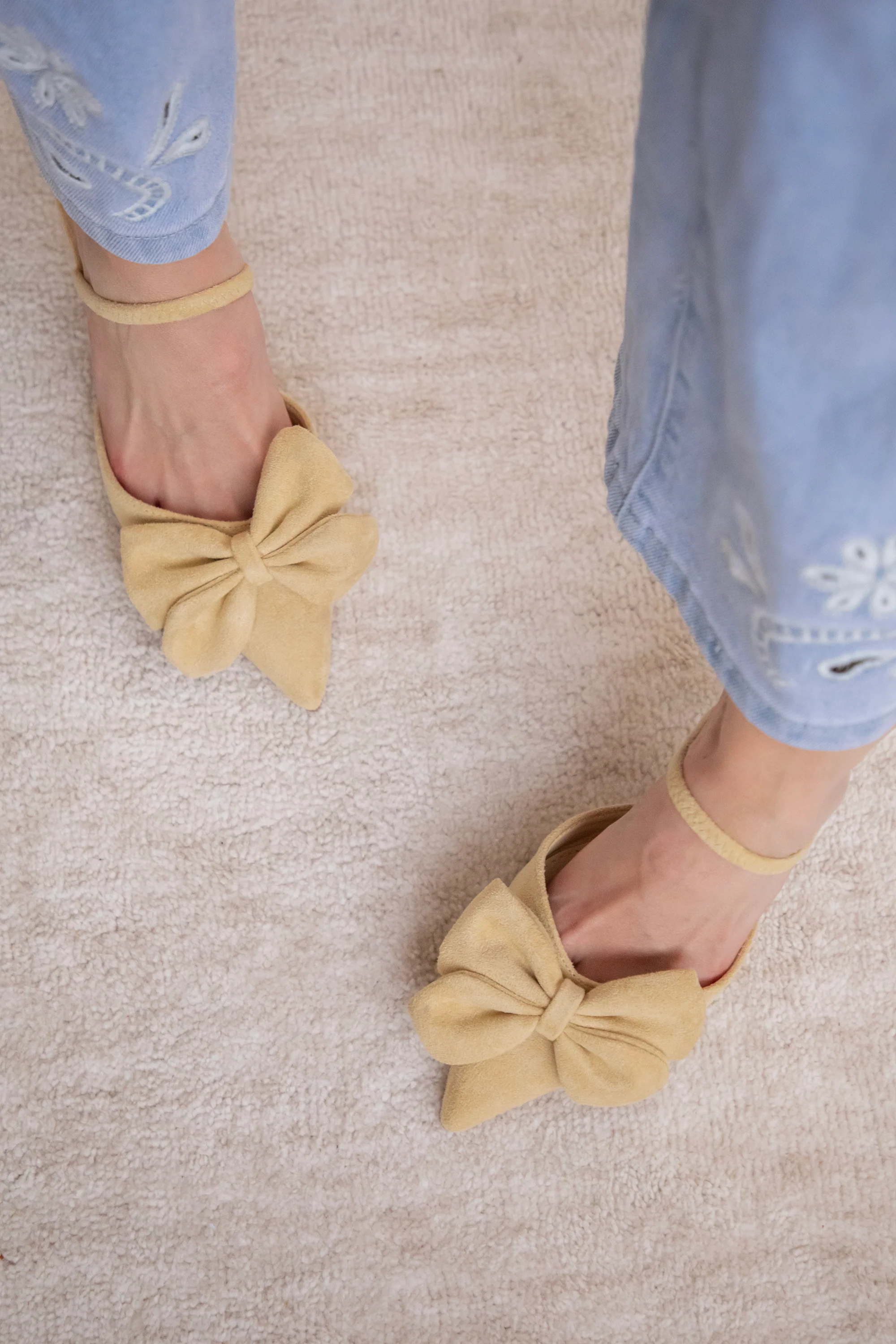 Bow On My Toe Yellow - Heels - Image 6