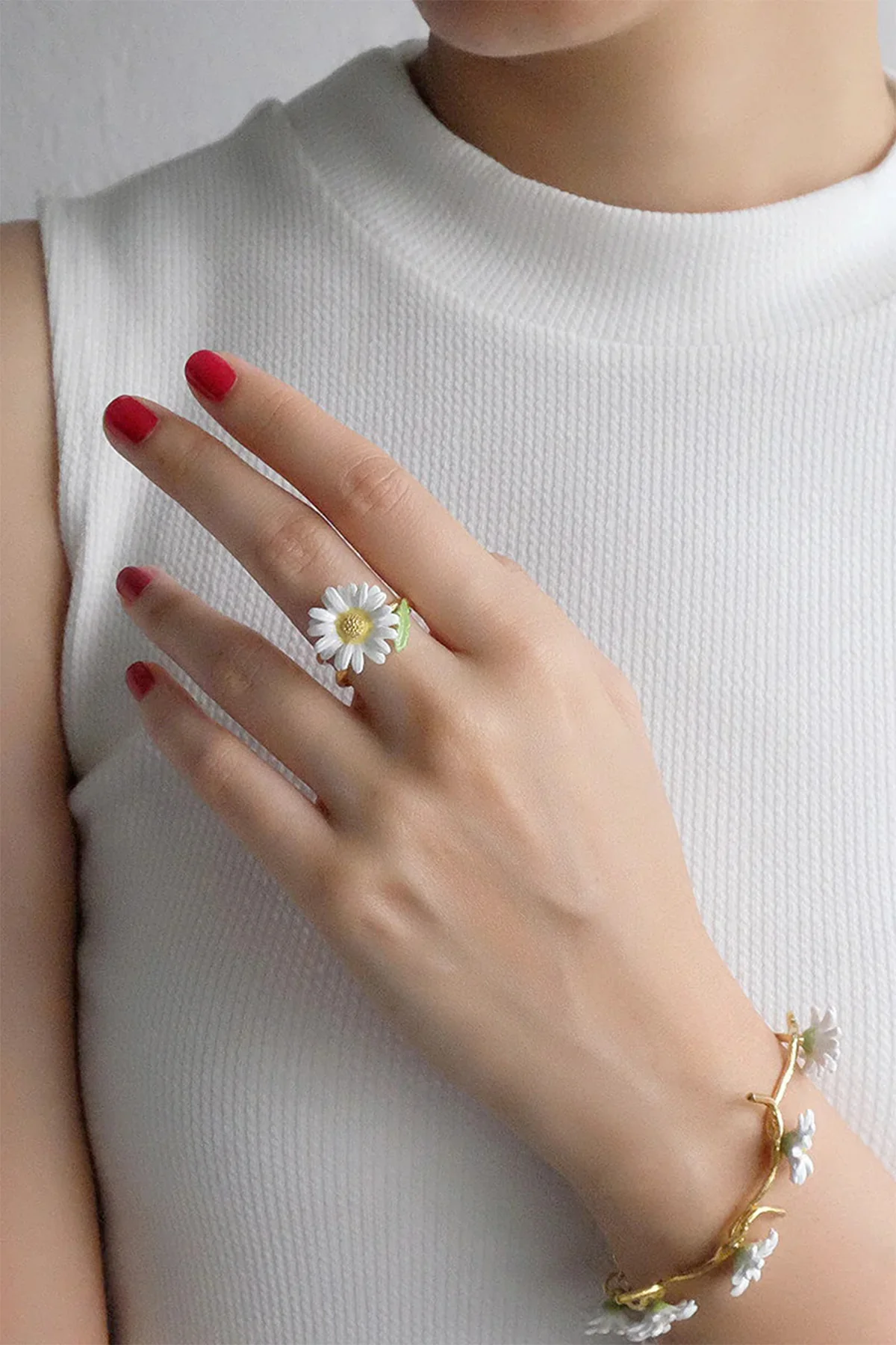 Daisy White - Ring - Image 13