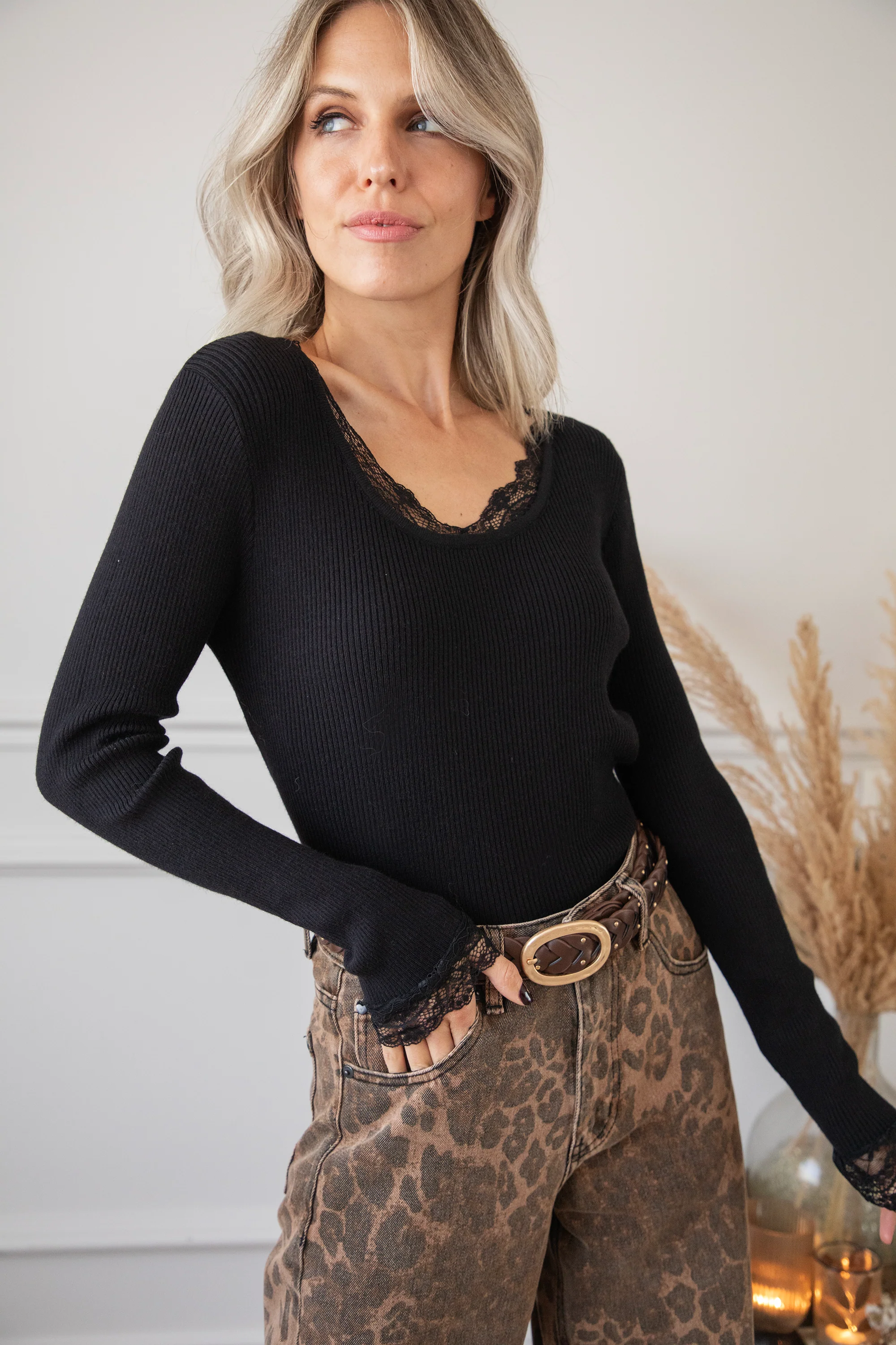 Elsie Laced Black - Longsleeve - Image 13