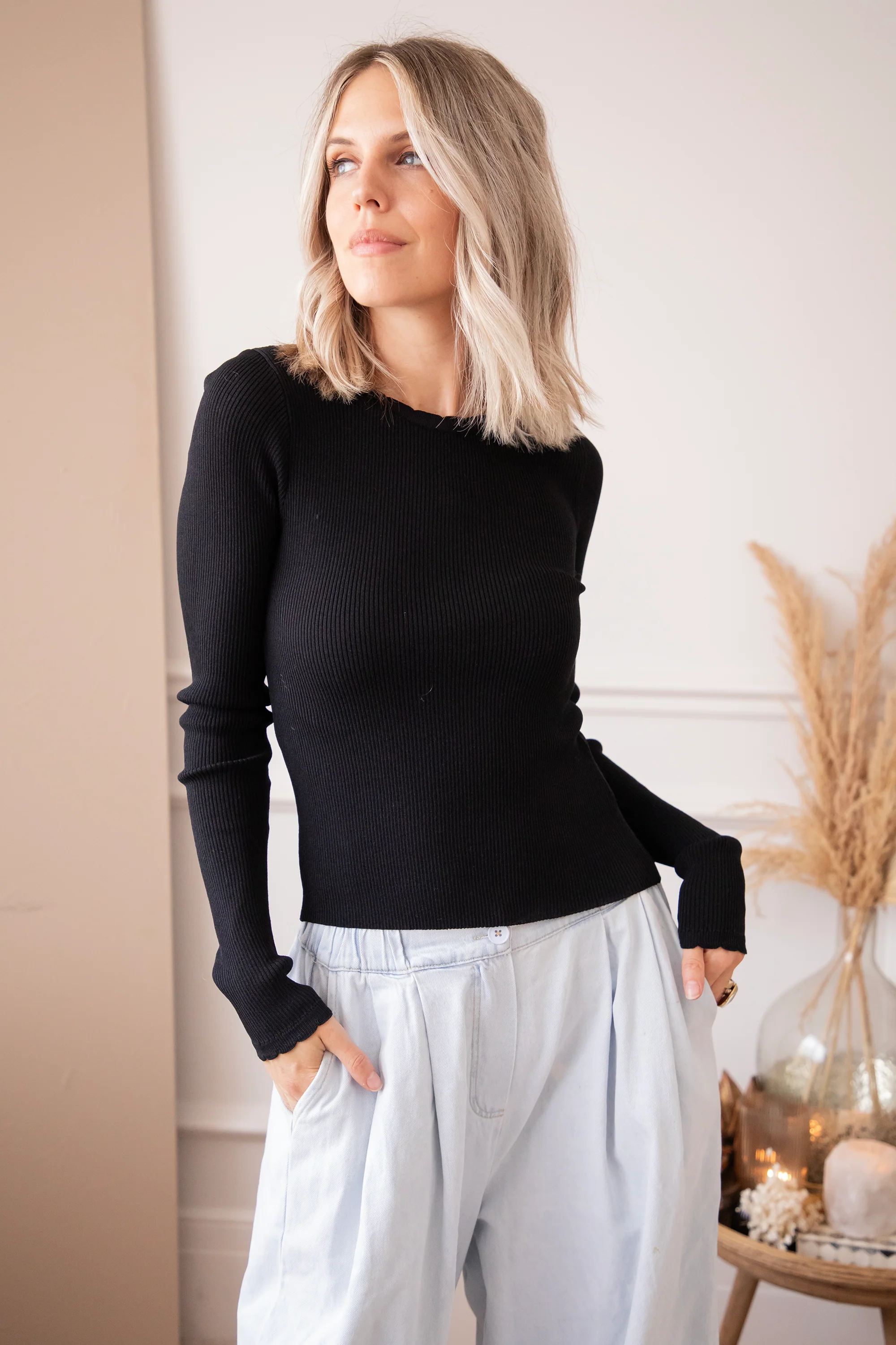 Mira More Black - Longsleeve - Image 3