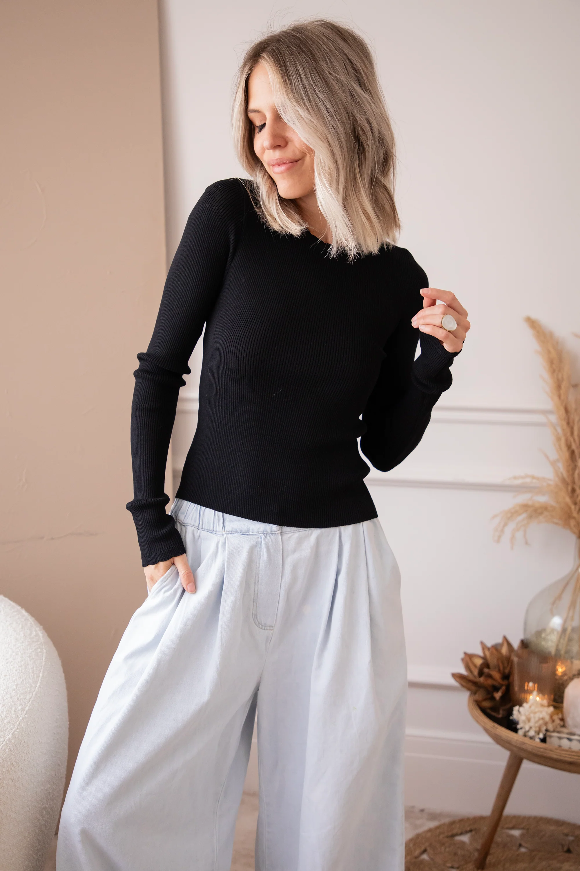 Mira More Black - Longsleeve - Image 4