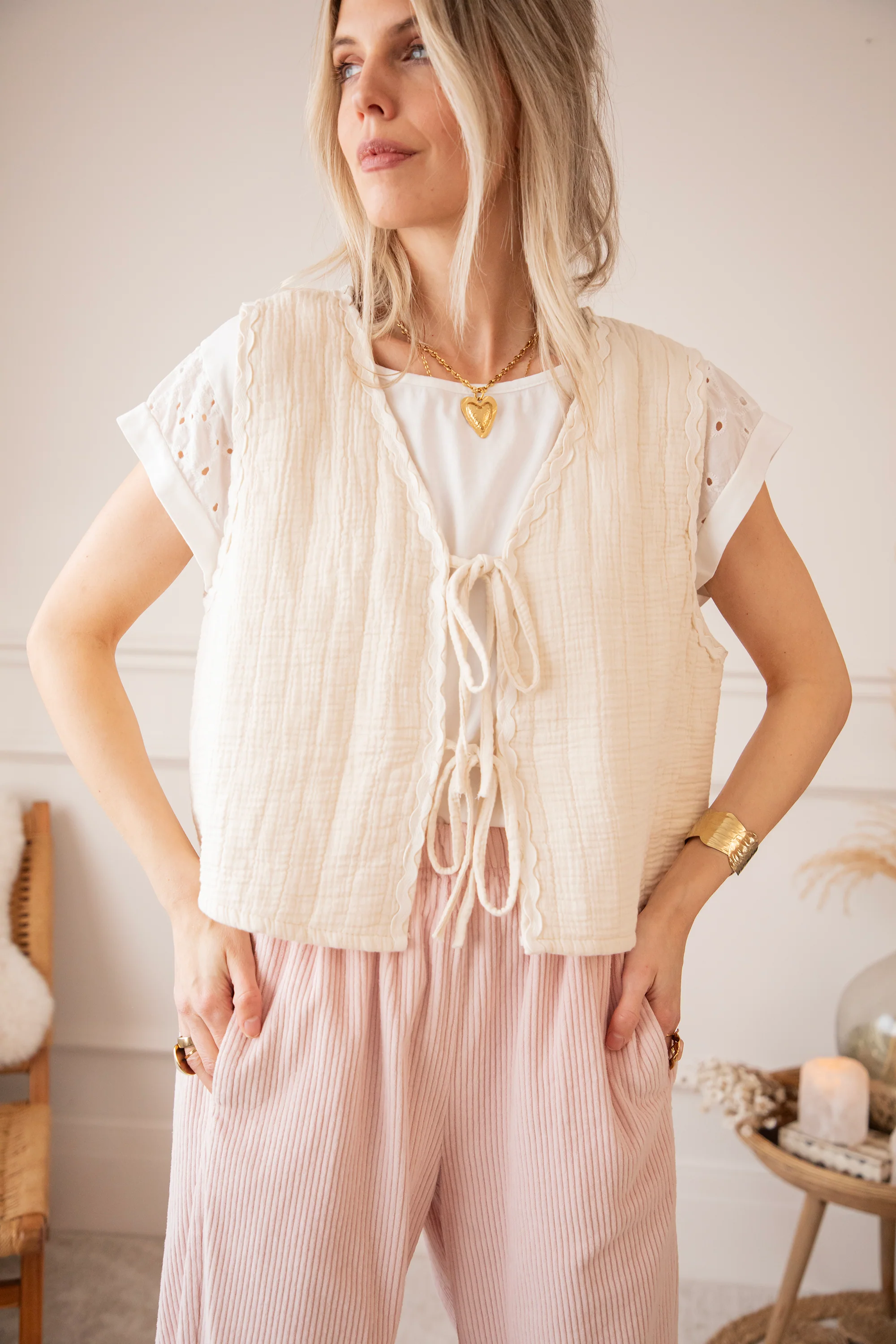 Sleeves Of Embroidery Anglaise White - T-Shirt - Image 10