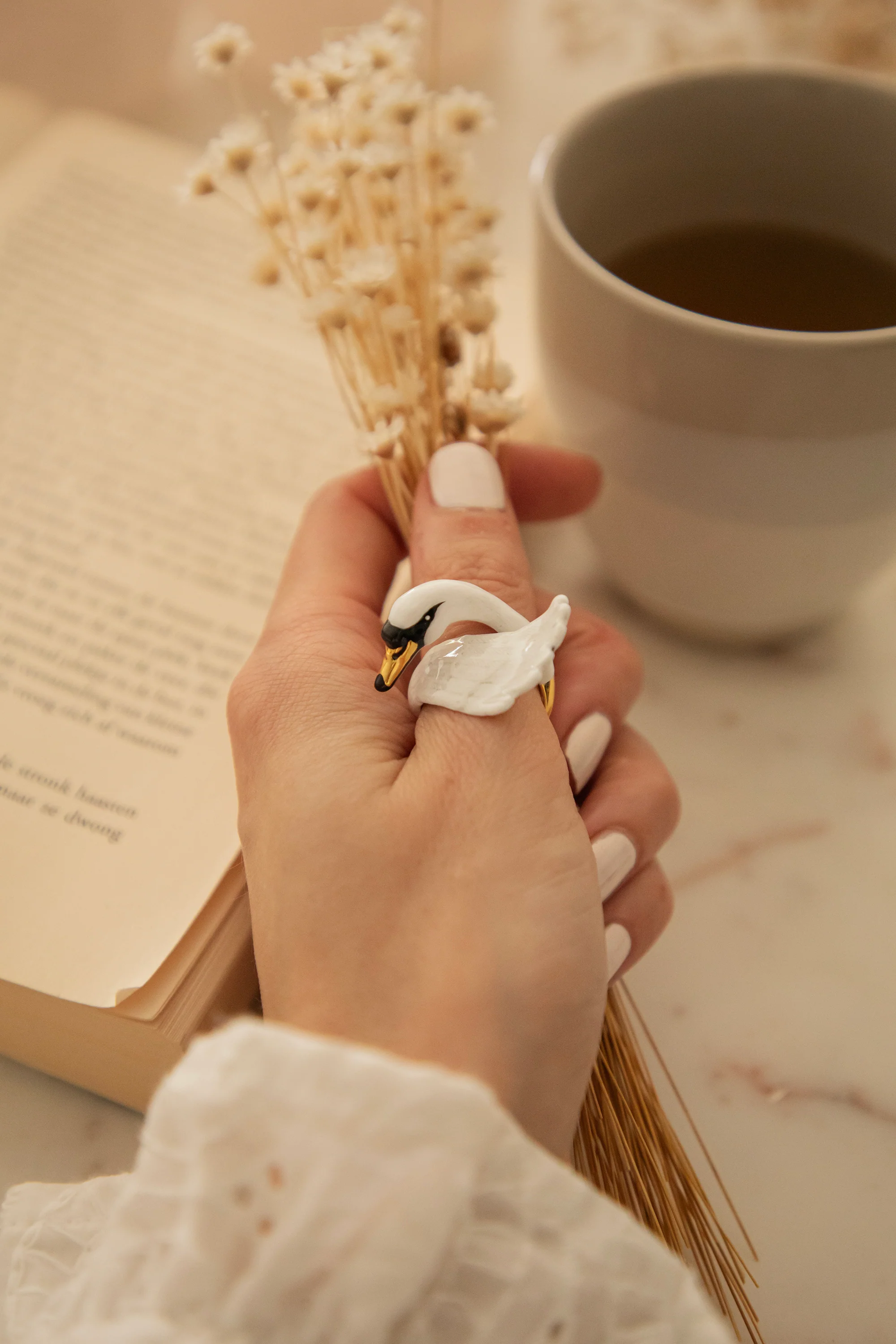 Swan White - Ring - Image 3