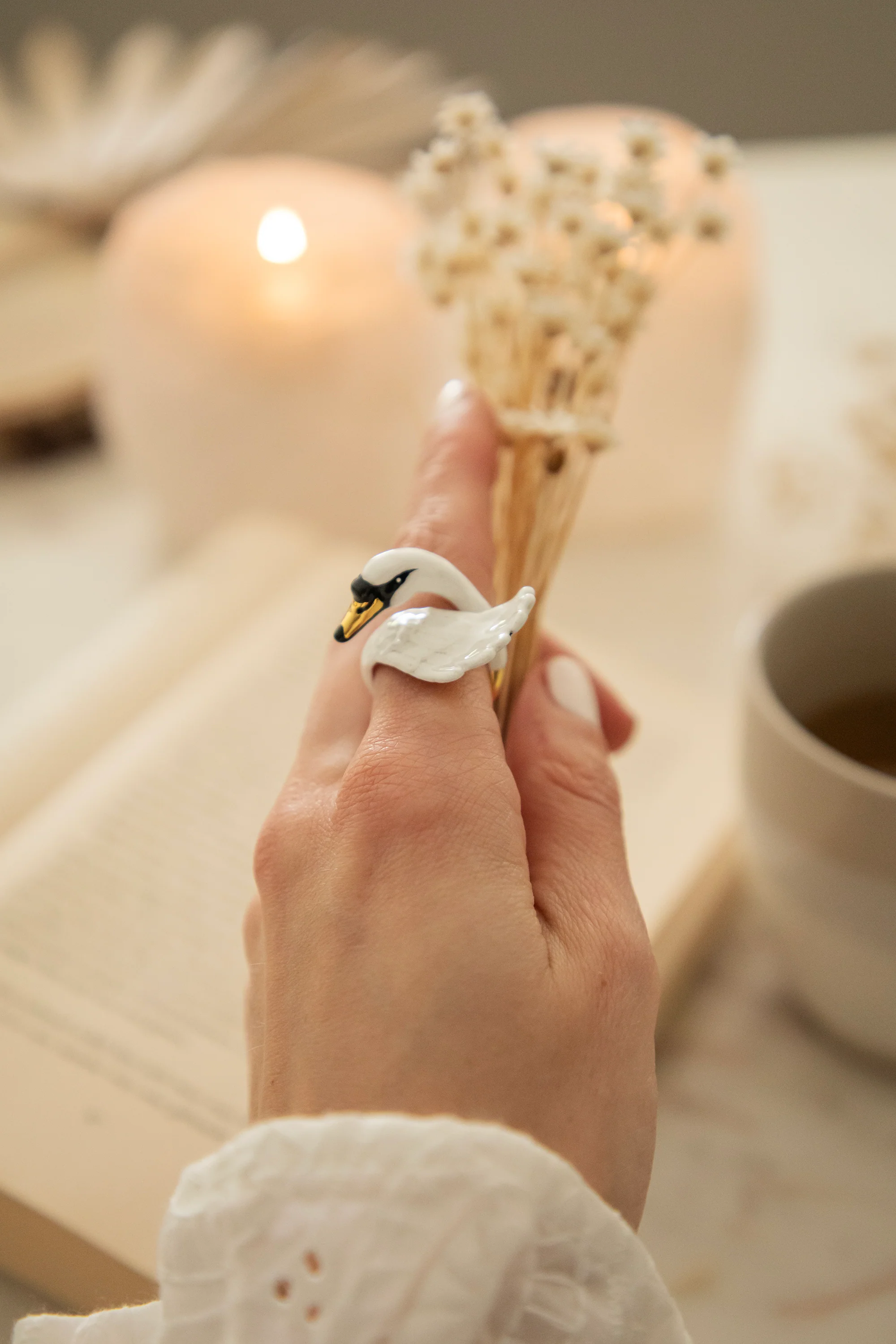 Swan White - Ring - Image 4