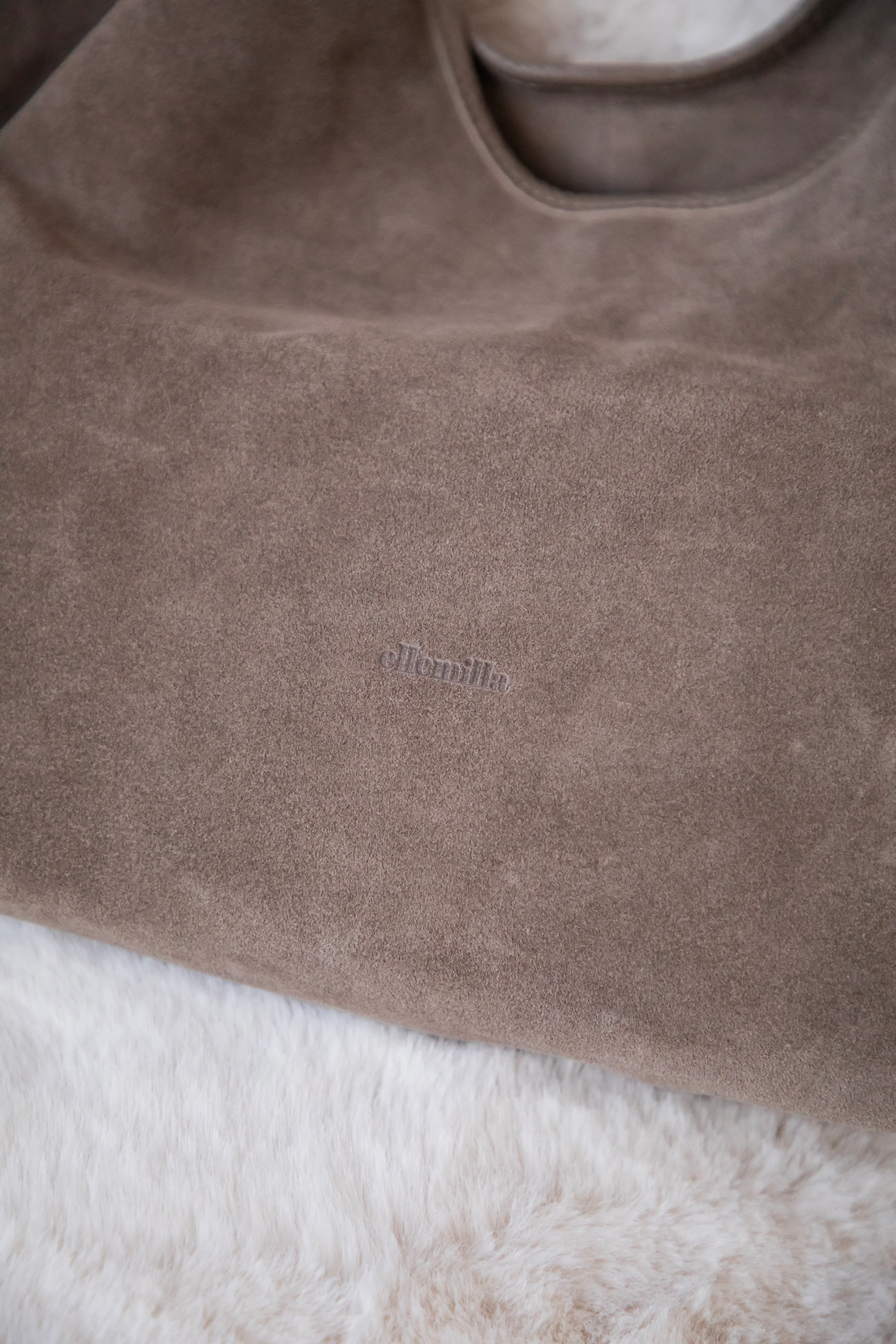 Syma Suede Taupe - Handtas - Image 3