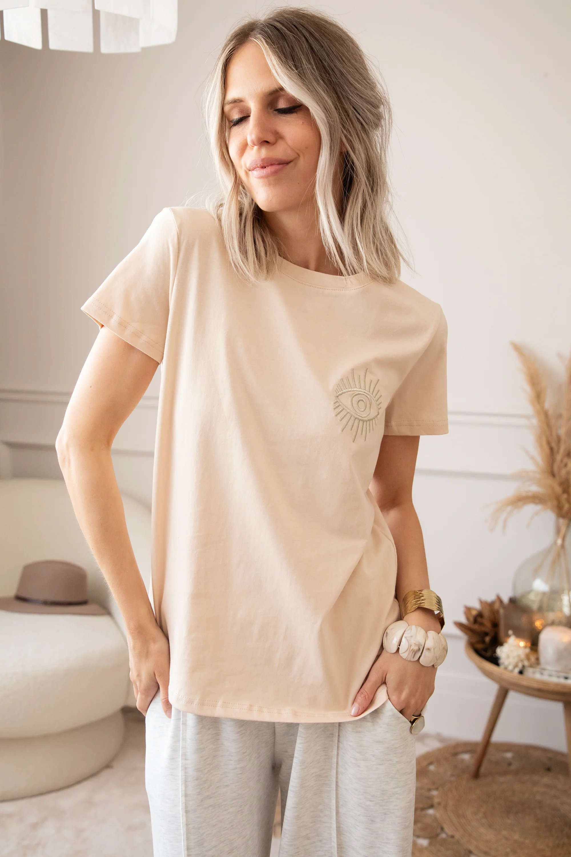 The Golden Eye Cream - T-Shirt - Image 5